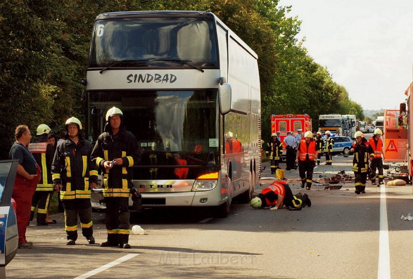 Schwerer VU Koeln Immendorf Kerkraderstr P021.JPG